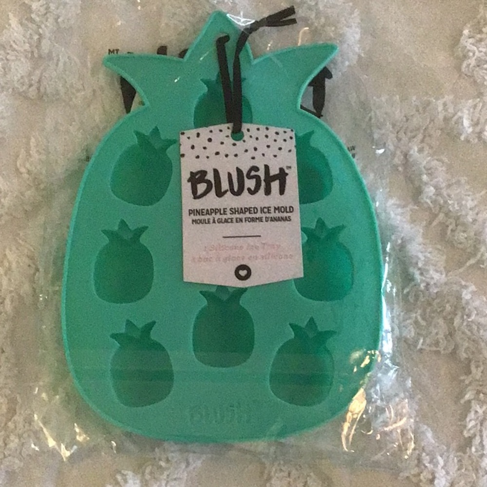 Blush Pineapple Shaped Ice Mold Silicone Ice Tray